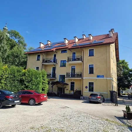 Europa 2* פולניסה-ז'דוז'